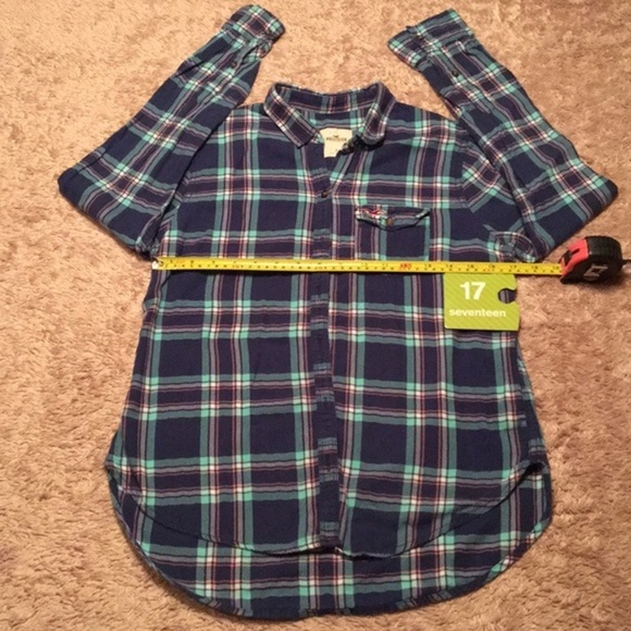 🔥4/$20 HOLLISTER Womens Button Down Flannel shirt - size SM - Picture 3 of 6